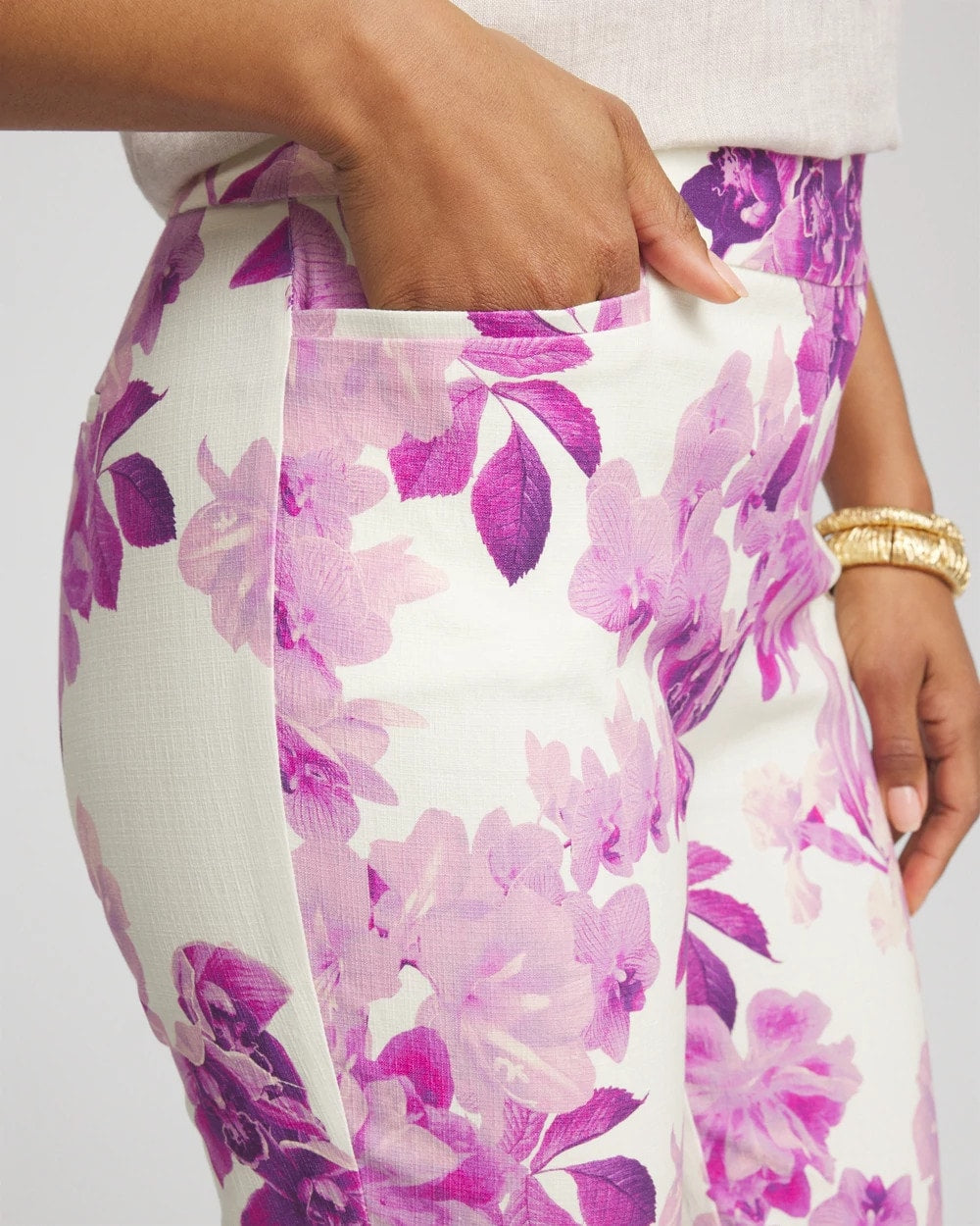 Petite Floral Brigitte™ Pull-On Slim Cropped Pants - Chico's